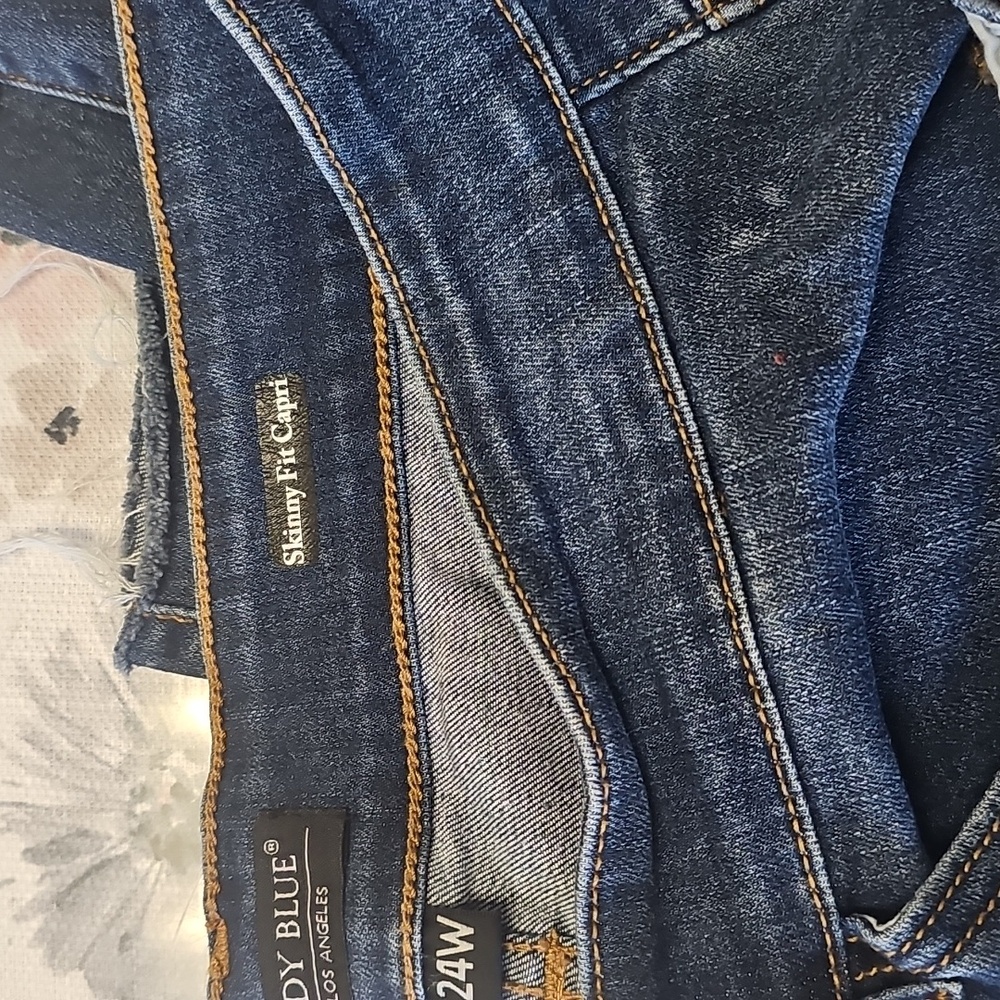 JUDY BLUE CAPRI